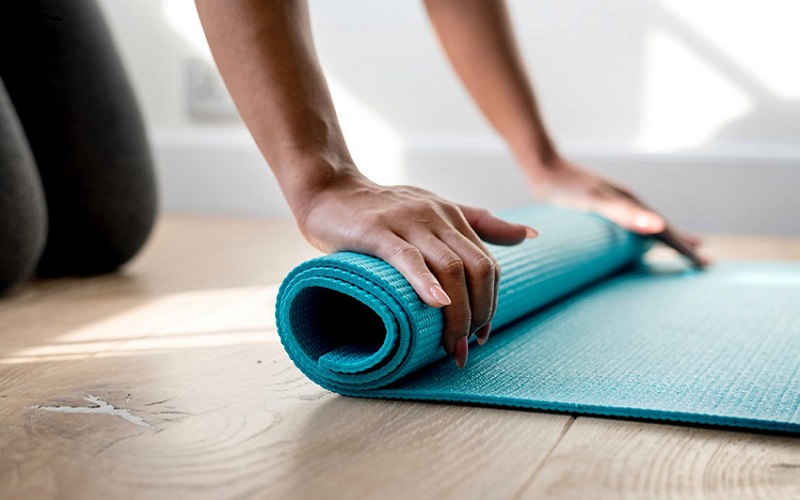 So sánh thảm tập Yoga TPE và PU