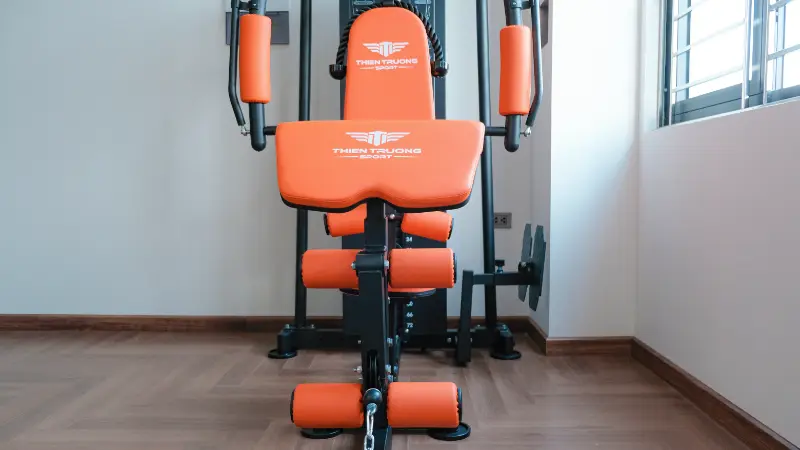 Các bộ phận tiếp xúc với người tập được bọc nệm da cao cấp