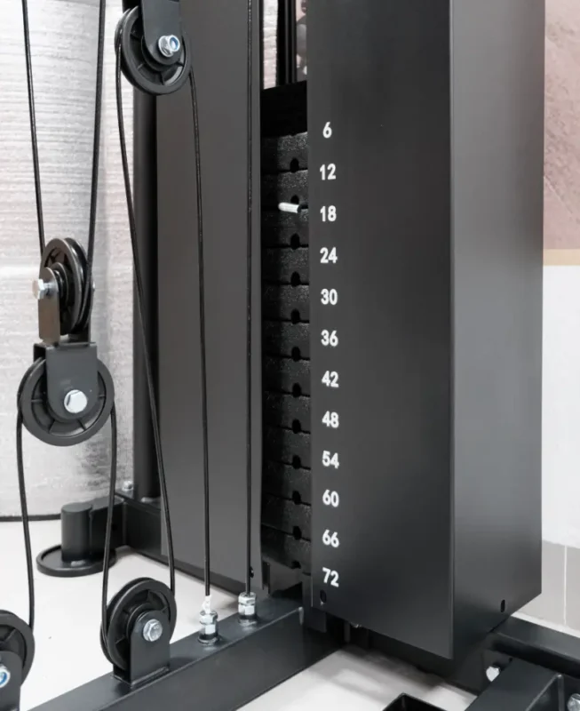 HQ-700S đi kèm với 12 bánh tạ và có tổng trọng lượng là 72kg