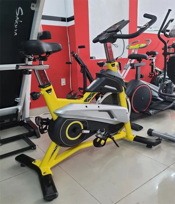 Xe đạp tập thể dục tại nhà phù hợp với người muốn chủ động tập luyện trong không gian gia đình.