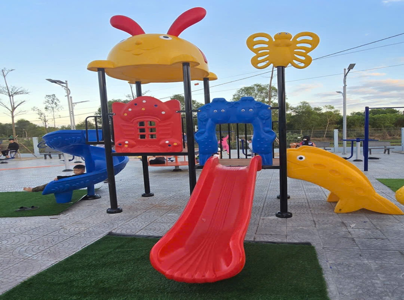Nhà liên hoàn trẻ em ngoài trời cầu trượt nhựa
